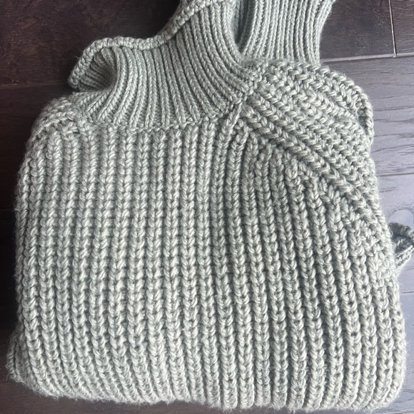 NWOT H&M Sweater - Picture 4 of 5